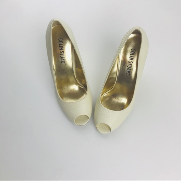 🌟Colin Stuart Peep Toe Wedge in Cream 🌟 - Picture 5 of 12